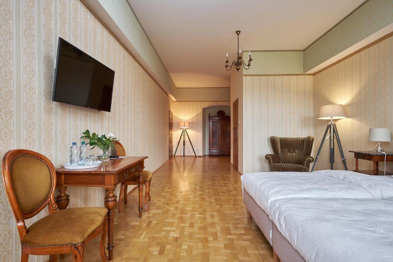 Boutique Palac Warmatowice Sienkiewiczowskie Legnica Esterno foto