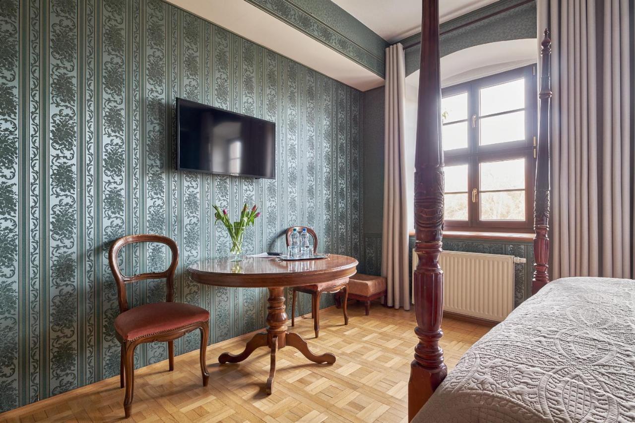 Boutique Palac Warmatowice Sienkiewiczowskie Legnica Esterno foto
