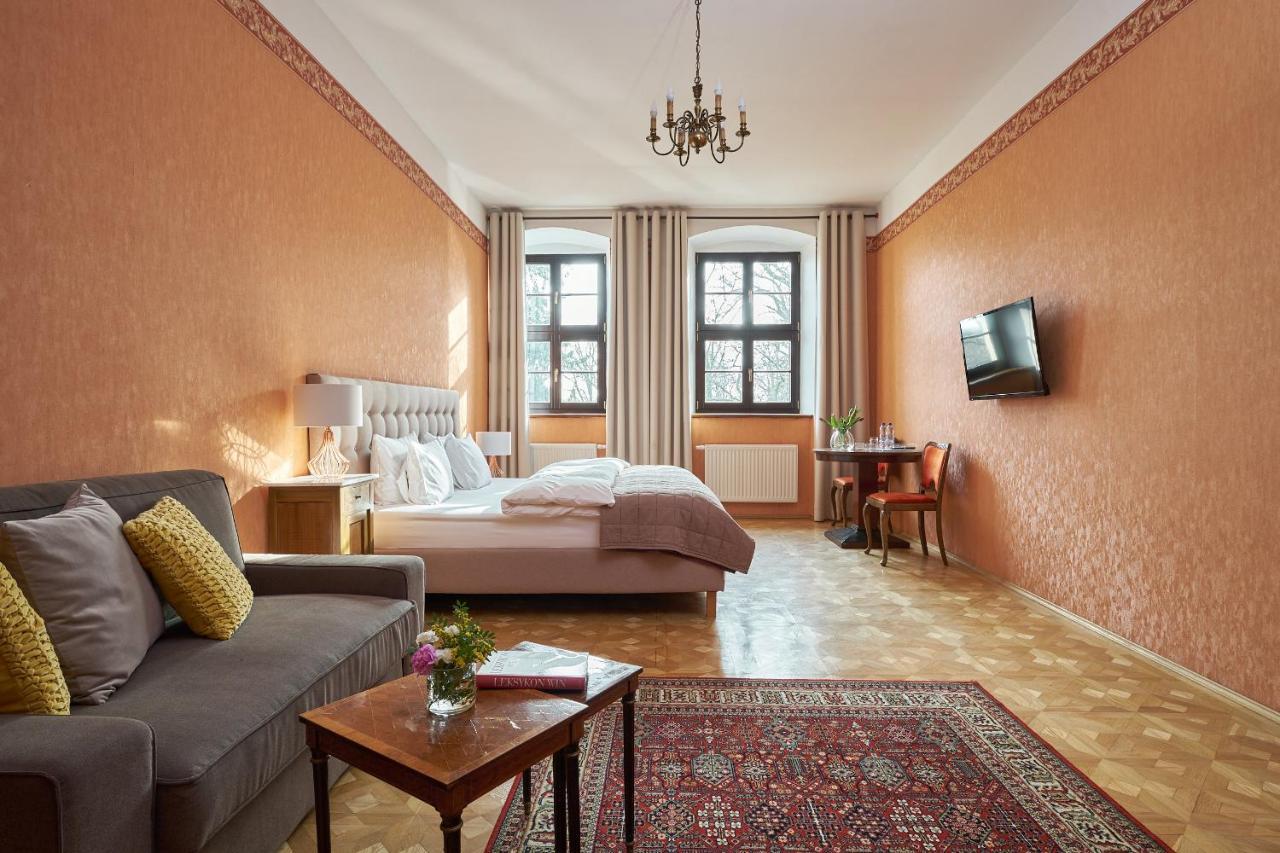 Boutique Palac Warmatowice Sienkiewiczowskie Legnica Esterno foto