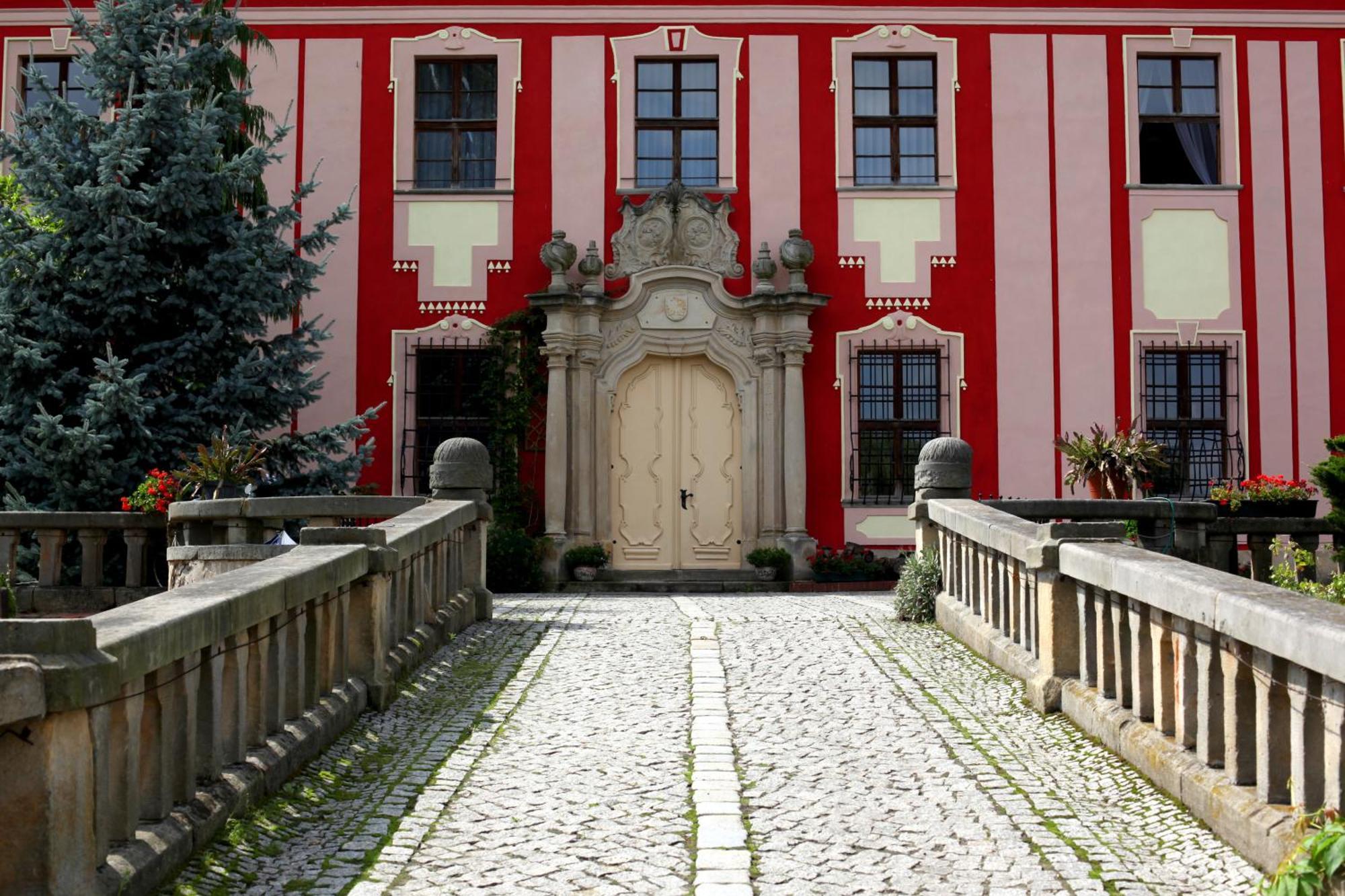 Boutique Palac Warmatowice Sienkiewiczowskie Legnica Esterno foto