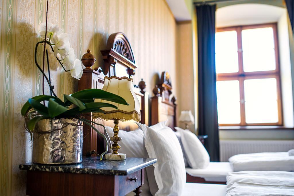 Boutique Palac Warmatowice Sienkiewiczowskie Legnica Esterno foto