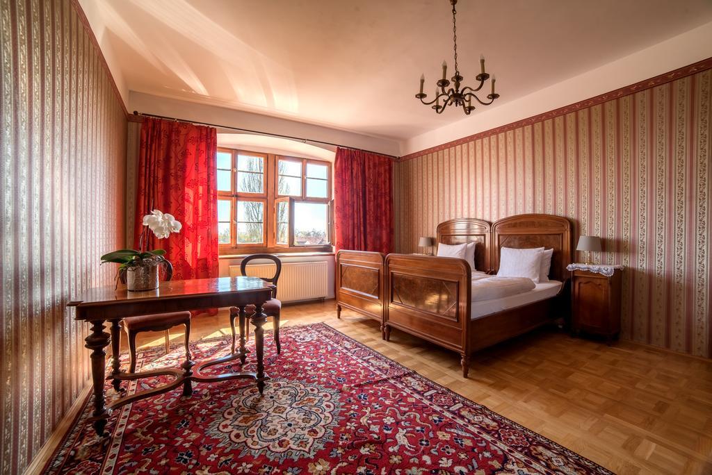 Boutique Palac Warmatowice Sienkiewiczowskie Legnica Esterno foto